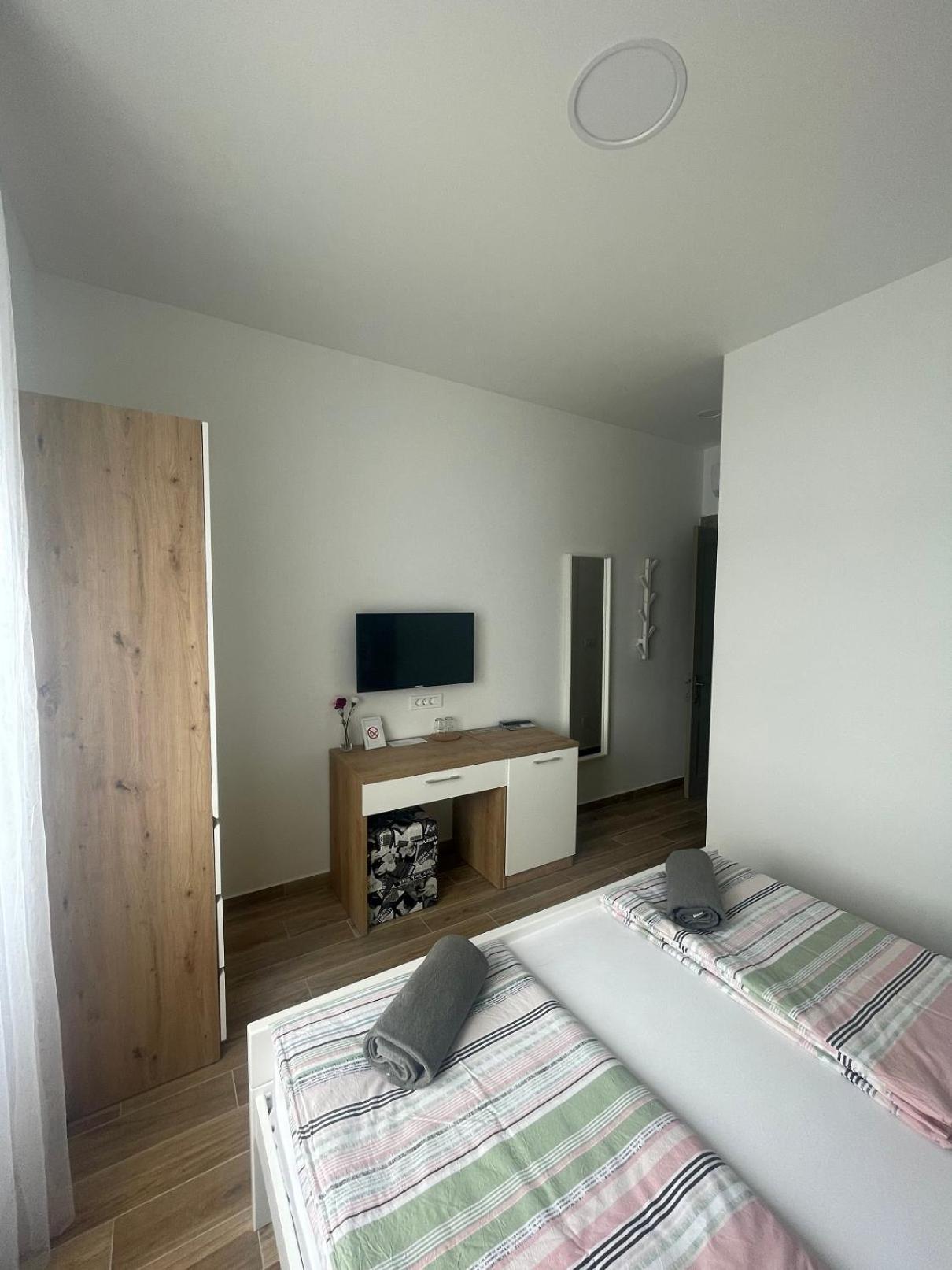 Villa Lovorka By Villa Eva Omisalj Room photo